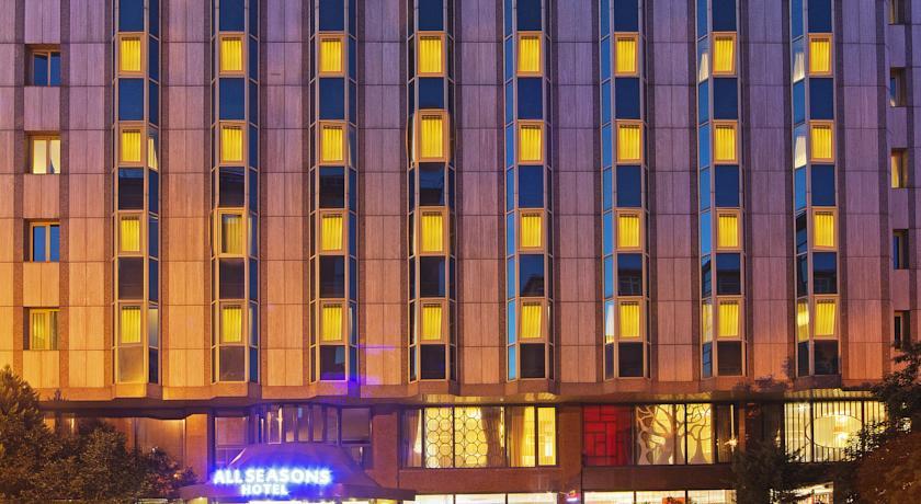 Seasons Hotel
